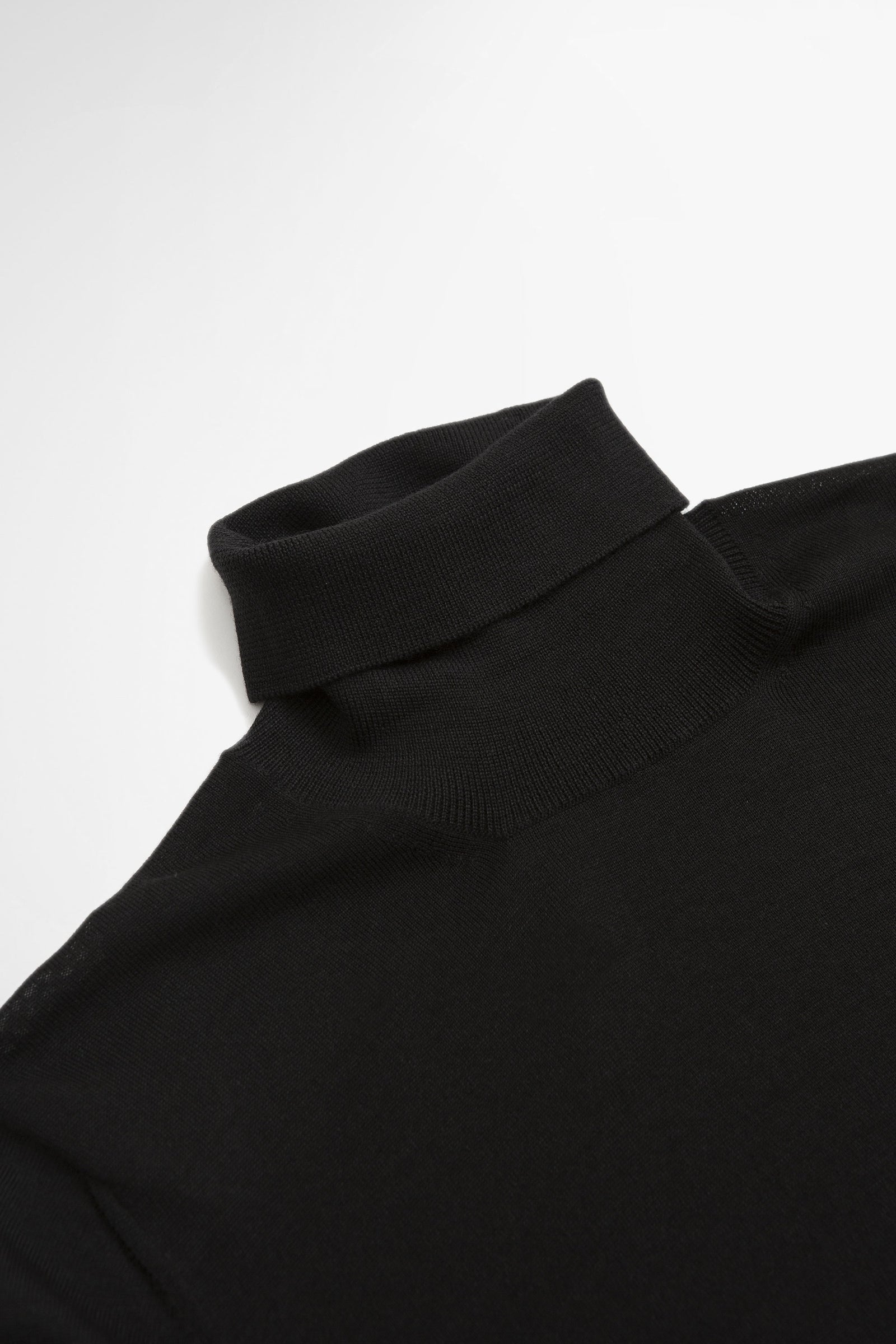 SPORTIVO [Super tasmania turtle neck sweater black]